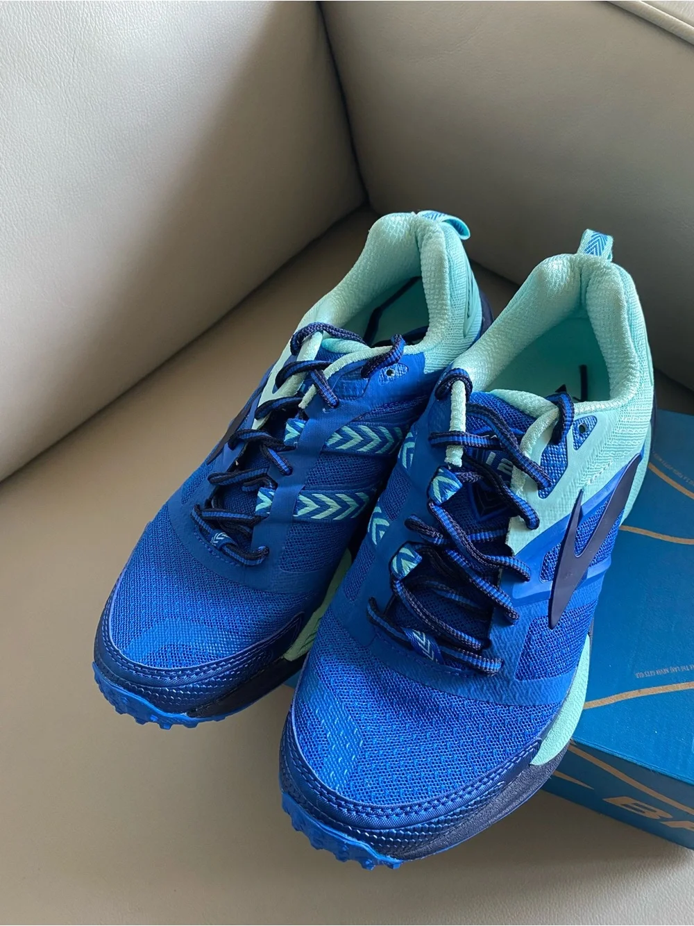 Brooks Women's Cascadia Trail Shoes - Blue and Aqua